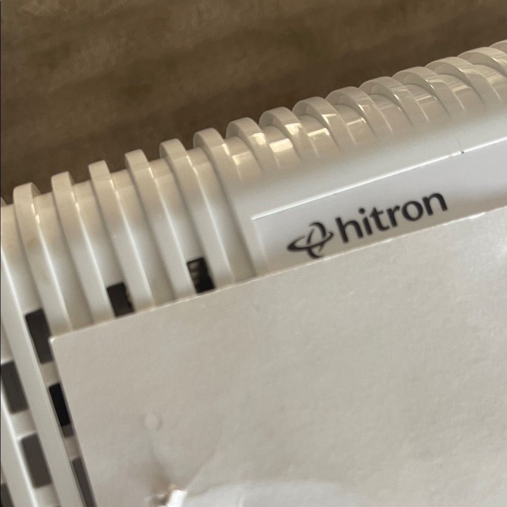 White Network Router with Status LEDs - Unbranded - Picture 3 of 4